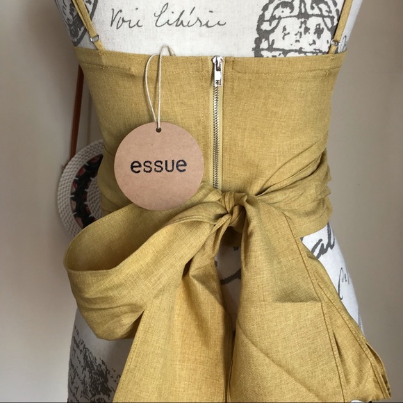 🏷Spaghetti Strap Bow-Back Cropped Top - Picture 4 of 6